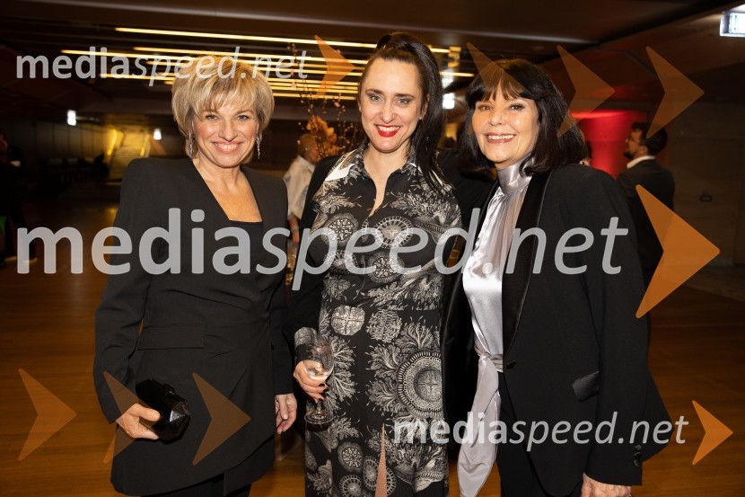  Romana  Krajnčan, pevka;  Matea Benedetti, modna oblikovalka;  Nina Gazibara, nekdanja manekenkaSlovenka leta 2023 je igralka Milena Zupančič