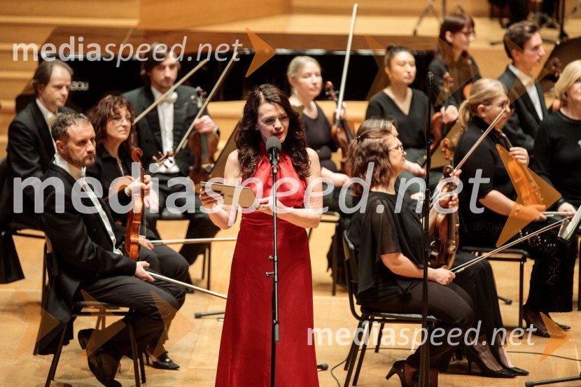  Tajda Lekše, voditeljica1. Finalni večer Mednarodnega klavirskega tekmovanja Festivala Ljubljana