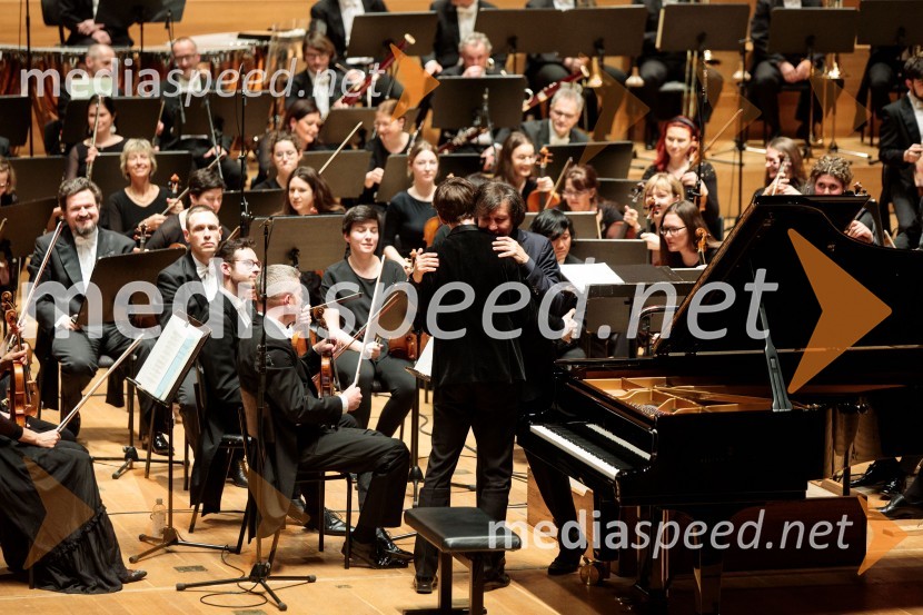  Vladislav Khandohi, pianist;  ... 1. Finalni večer Mednarodnega klavirskega tekmovanja Festivala Ljubljana