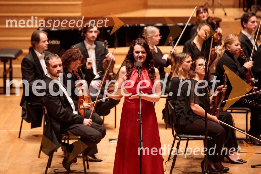  Tajda Lekše, voditeljica1. Finalni večer Mednarodnega klavirskega tekmovanja Festivala Ljubljana