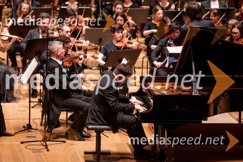  Roman Lopatinski, pianist1. Finalni večer Mednarodnega klavirskega tekmovanja Festivala Ljubljana