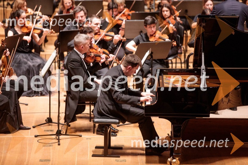  Roman Lopatinski, pianist1. Finalni večer Mednarodnega klavirskega tekmovanja Festivala Ljubljana
