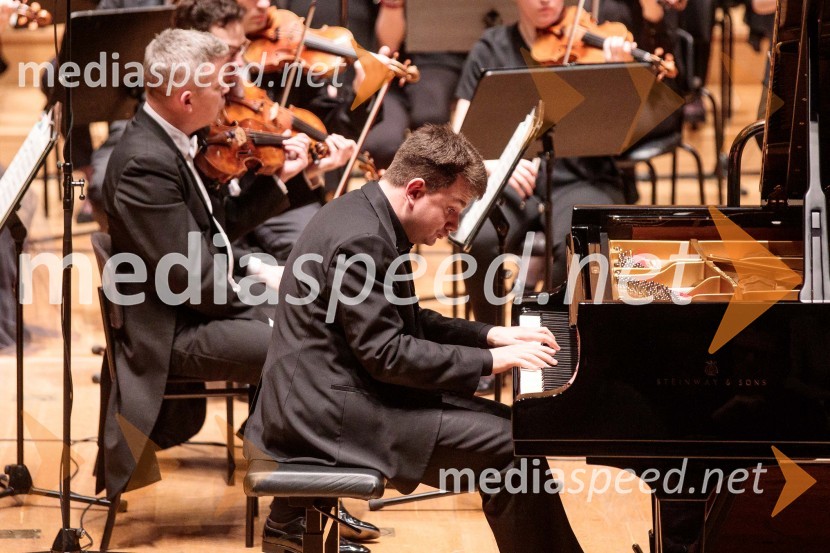  Roman Lopatinski, pianist1. Finalni večer Mednarodnega klavirskega tekmovanja Festivala Ljubljana
