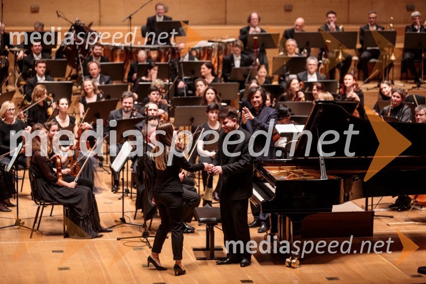  ... ;  Roman Lopatinski, pianist1. Finalni večer Mednarodnega klavirskega tekmovanja Festivala Ljubljana