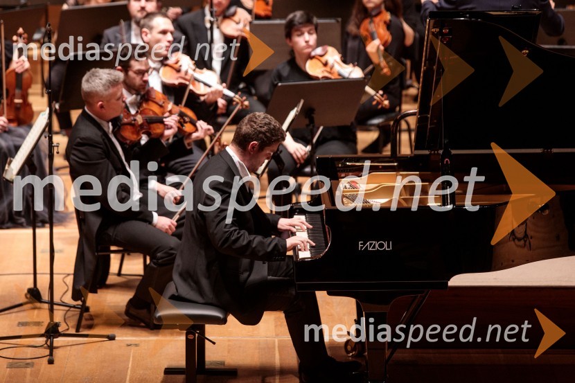  Kostandin Tashko, pianist1. Finalni večer Mednarodnega klavirskega tekmovanja Festivala Ljubljana