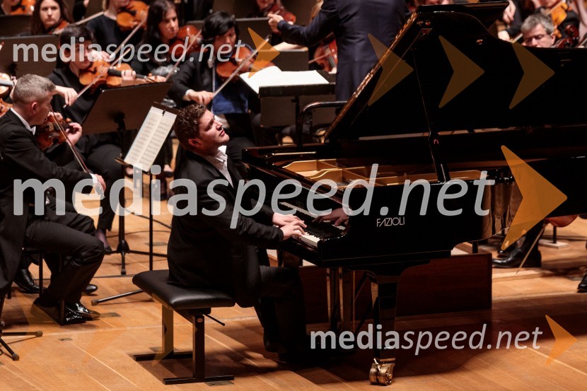  Kostandin Tashko, pianist1. Finalni večer Mednarodnega klavirskega tekmovanja Festivala Ljubljana