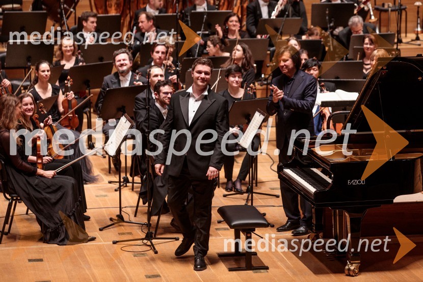  Kostandin Tashko, pianist1. Finalni večer Mednarodnega klavirskega tekmovanja Festivala Ljubljana