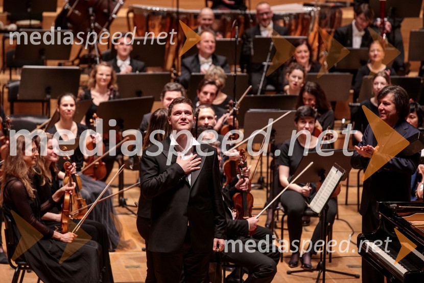  Kostandin Tashko, pianist1. Finalni večer Mednarodnega klavirskega tekmovanja Festivala Ljubljana