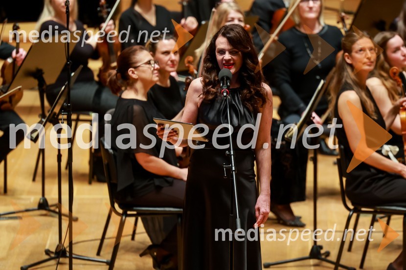  Tajda Lekše, voditeljica2. finalni večer Mednarodnega klavirskega tekmovanja, zaključek 6. zimskega festivala
