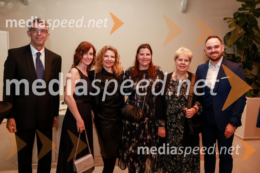  Andrej  Kren, direktor PC Brdo;  Sara  Bergman Recek, zobozdravnica, paradontologinja; mag. Tadeja Kuhar,  Državna revizijska komisija;  Teja Pelko, novinarka, Svet24;  Irena  Butoln, germanistka;  Žiga Lakner, pevec2. finalni večer Mednarodnega klavirskega tekmovanja, zaključek 6. zimskega festivala