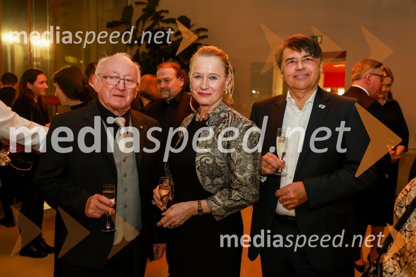  Boštjan Pirc, predsednik Rotary club Ljubljana-Emona;  Katjuša Rojac, vodja galerije Loterije Slovenij;  Andrej Božič, BB Consulting, d. o. o.2. finalni večer Mednarodnega klavirskega tekmovanja, zaključek 6. zimskega festivala