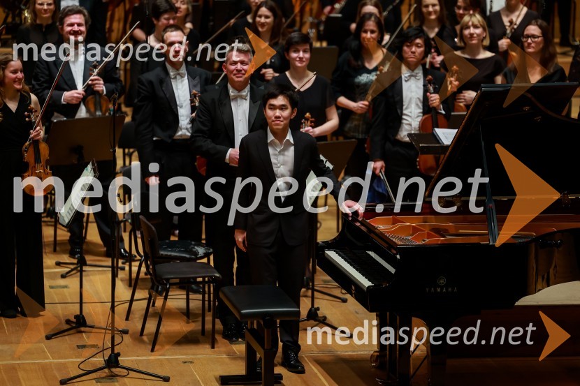  Yangrui Cai, pianist2. finalni večer Mednarodnega klavirskega tekmovanja, zaključek 6. zimskega festivala