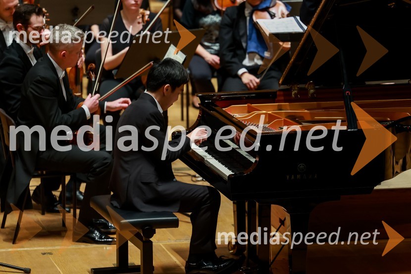  Yangrui Cai, pianist2. finalni večer Mednarodnega klavirskega tekmovanja, zaključek 6. zimskega festivala