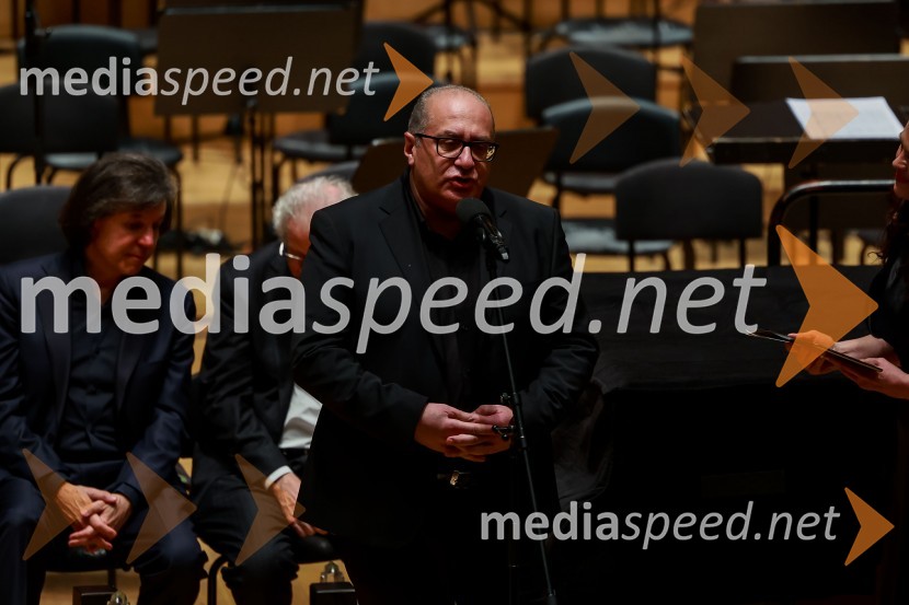  Epifanio Comis, pianist, umetniški vodja tekmovanja Mednarodno klavirsko tekmovanje2. finalni večer Mednarodnega klavirskega tekmovanja, zaključek 6. zimskega festivala