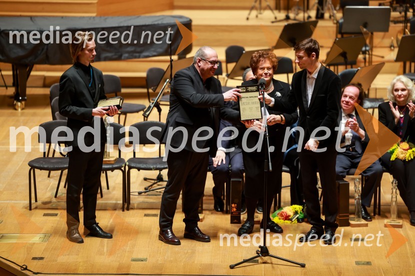  ... ;  Epifanio Comis, pianist, umetniški vodja tekmovanja Mednarodno klavirsko tekmovanje;  Dubravka  Tomšič Srebotnjak, pianistka;  Vladislav Khandohi, pianist2. finalni večer Mednarodnega klavirskega tekmovanja, zaključek 6. zimskega festivala