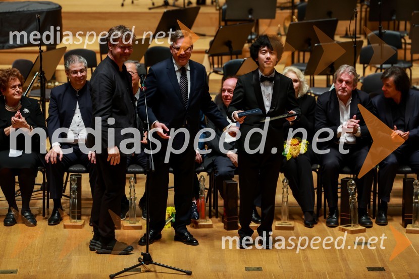  ... ;  ... ;  Jonathan Mak, pianist2. finalni večer Mednarodnega klavirskega tekmovanja, zaključek 6. zimskega festivala