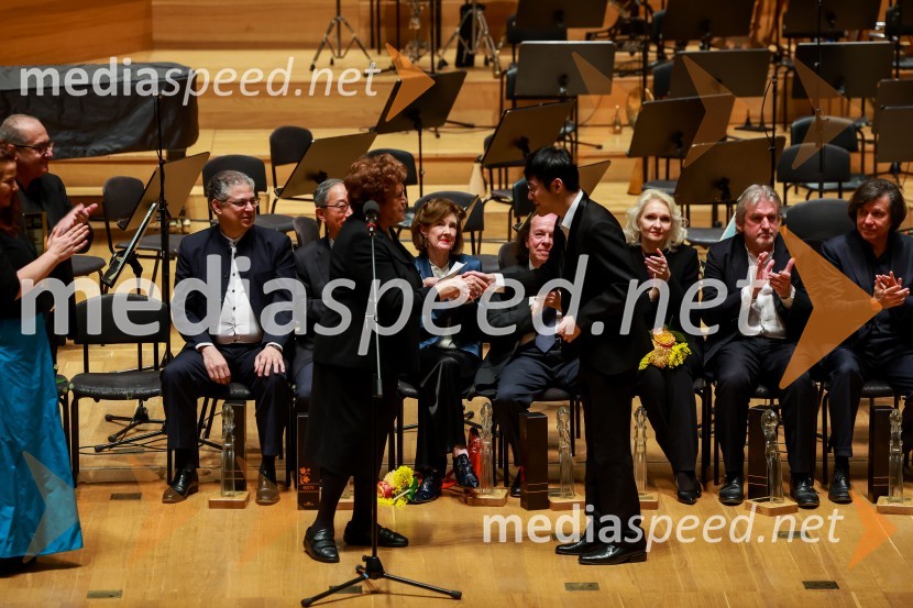  Dubravka  Tomšič Srebotnjak, pianistka;  Kai-Min Chang, pianist2. finalni večer Mednarodnega klavirskega tekmovanja, zaključek 6. zimskega festivala