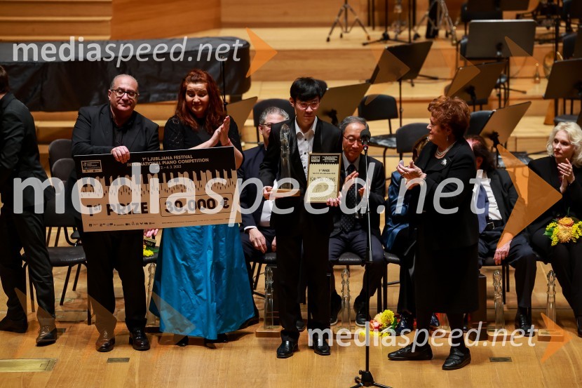  Epifanio Comis, pianist, umetniški vodja tekmovanja Mednarodno klavirsko tekmovanje; mag. Mateja Demšič, vodja oddelka za kulturo, Mestna občina Ljubljana;  Kai-Min Chang, pianist;  Dubravka  Tomšič Srebotnjak, pianistka2. finalni večer Mednarodnega klavirskega tekmovanja, zaključek 6. zimskega festivala