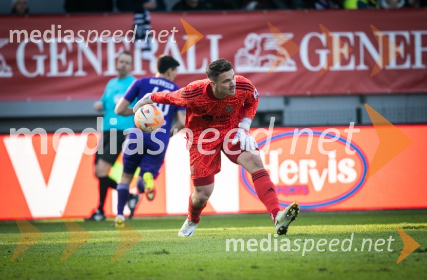  Ažbe Jug, vratar, NK MariborNŠ Mura v 25. krogu Prve lige Telemach končala zmagovalni niz NK Maribor