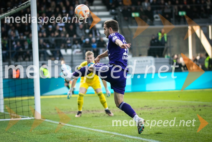  Ivan Brnić, nogometaš, NK MariborNŠ Mura v 25. krogu Prve lige Telemach končala zmagovalni niz NK Maribor