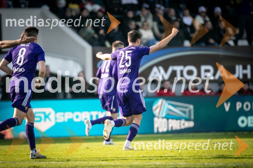  Sven Karić, nogometaš, NK MariborNŠ Mura v 25. krogu Prve lige Telemach končala zmagovalni niz NK Maribor