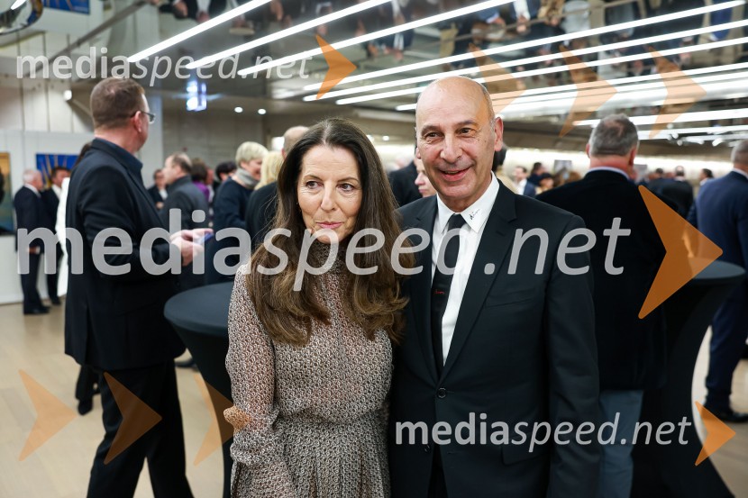  Katja Dolenc Batagelj, izvršna dirketorica trženja, Postojnska jama;  Marjan  Batagelj, predsednik upravnega odbora, Postojnska jama55. podelitev Nagrad GZS za izjemne gospodarske in podjetniške dosežke