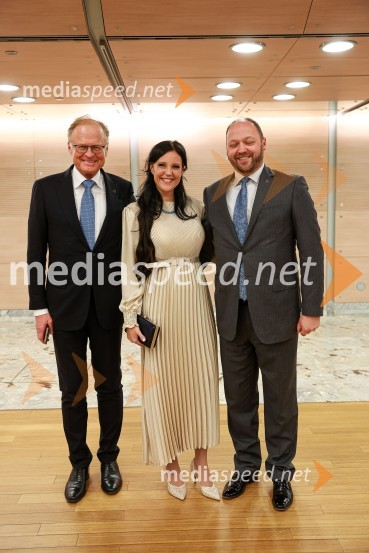  Janez  Škrabec, direktor Riko d.o.o.;  Brigita Gorjup, direktorica Andragoškega zavoda Ljudska univerza;  Boštjan Gorjup, direktor podjetja BSH55. podelitev Nagrad GZS za izjemne gospodarske in podjetniške dosežke