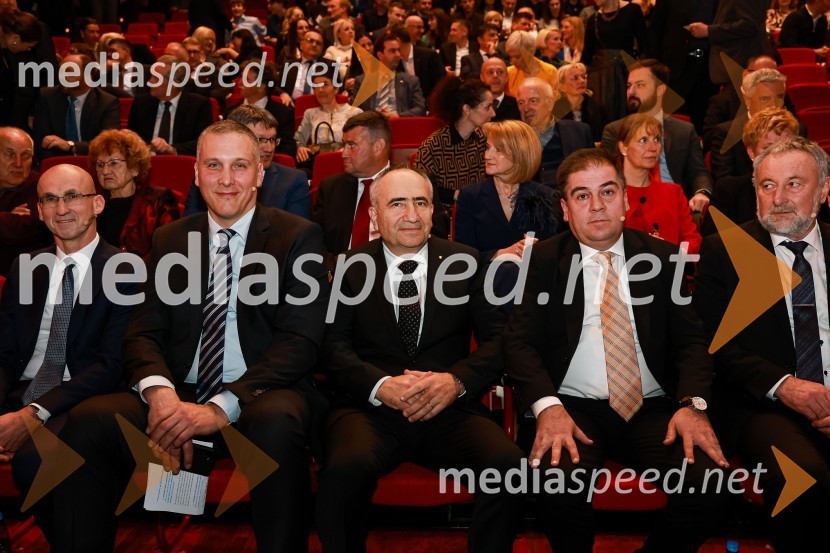  Igor Zorko, ZZI d.o.o.;  Ivan Cajzek, direktor družbe GIC gradnje;  Primož Mlačnik, direktor, KO-SI d.o.o55. podelitev Nagrad GZS za izjemne gospodarske in podjetniške dosežke