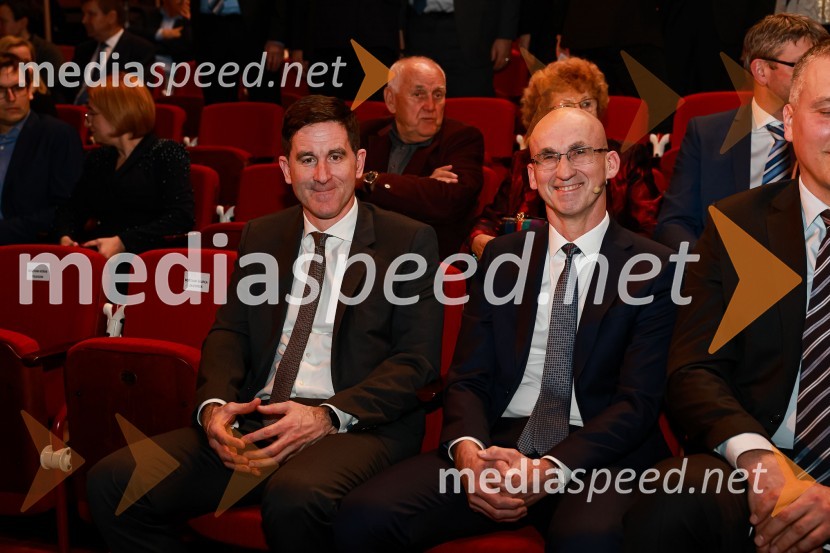  Tadej Čoroli, član Uprave, Zavarovalnica Triglav, d. d.; dr. Andrej Lešnjak, direktor, Q Techa d.o.o.55. podelitev Nagrad GZS za izjemne gospodarske in podjetniške dosežke