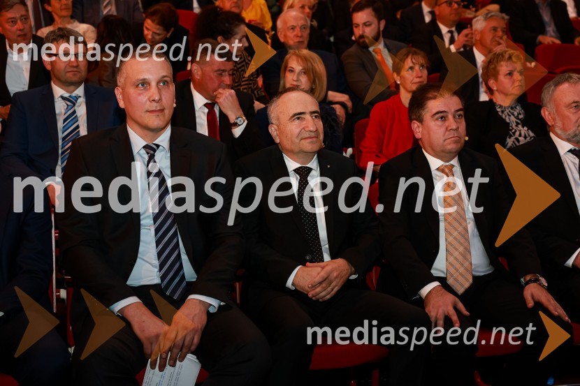  Igor Zorko, ZZI d.o.o.;  Ivan Cajzek, direktor družbe GIC gradnje;  Primož Mlačnik, direktor, KO-SI d.o.o55. podelitev Nagrad GZS za izjemne gospodarske in podjetniške dosežke