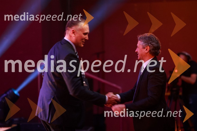  Igor Zorko, ZZI d.o.o.; dr. Robert Golob, predsednik vlade RS55. podelitev Nagrad GZS za izjemne gospodarske in podjetniške dosežke