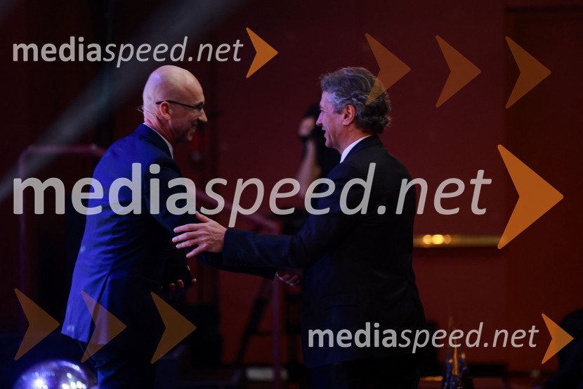 dr. Andrej Lešnjak, direktor, Q Techa d.o.o.; dr. Robert Golob, predsednik vlade RS55. podelitev Nagrad GZS za izjemne gospodarske in podjetniške dosežke