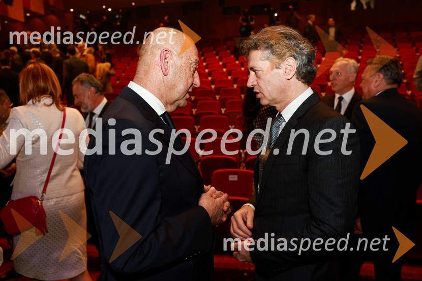  Tibor Šimonka, predsednik Gospodarske zbornice Slovenije ; dr. Robert Golob, predsednik vlade RS55. podelitev Nagrad GZS za izjemne gospodarske in podjetniške dosežke