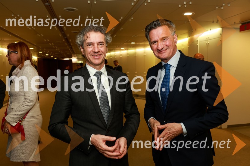 dr. Robert Golob, predsednik vlade RS;  Milan Martin Cvikl, viceguverner Banke Slovenije55. podelitev Nagrad GZS za izjemne gospodarske in podjetniške dosežke