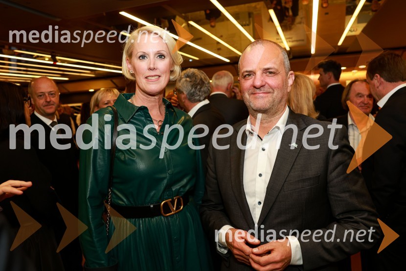  Petra Juvančič, izvršna direktorica, Združenje Manager;  Uroš Brežan, minister za okolje in prostor55. podelitev Nagrad GZS za izjemne gospodarske in podjetniške dosežke