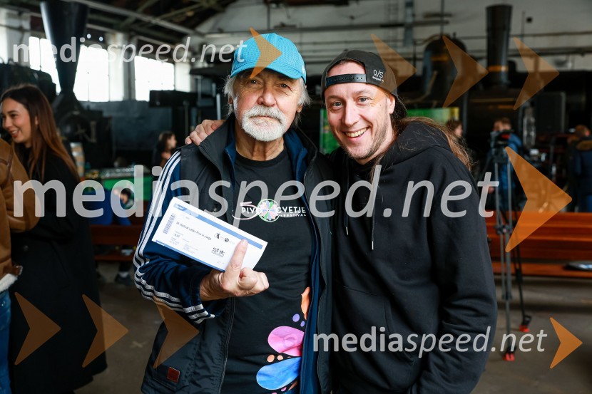  Dragan  Bulič, glasbeni urednik;  Marko Soršak-Soki, bobnar, skupina Elvis Jackson58. festival Pivo in Cvetje, novinarska konferenca