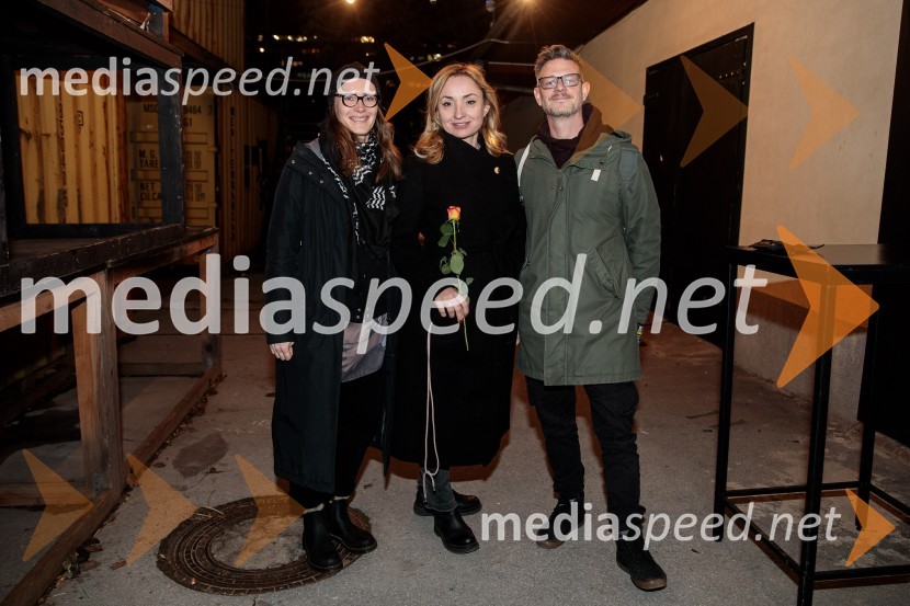  Urška Brodar, dramaturginja, Slovensko mladinsko gledališče;  Tina Dobnik, producentka MASKA;  Tibor Mihelič Syed, direktor, Slovensko mladinsko gledališčeSpolna vzgoja II: IGRE, premiera, Nova Pošta, SMG Ljubljana