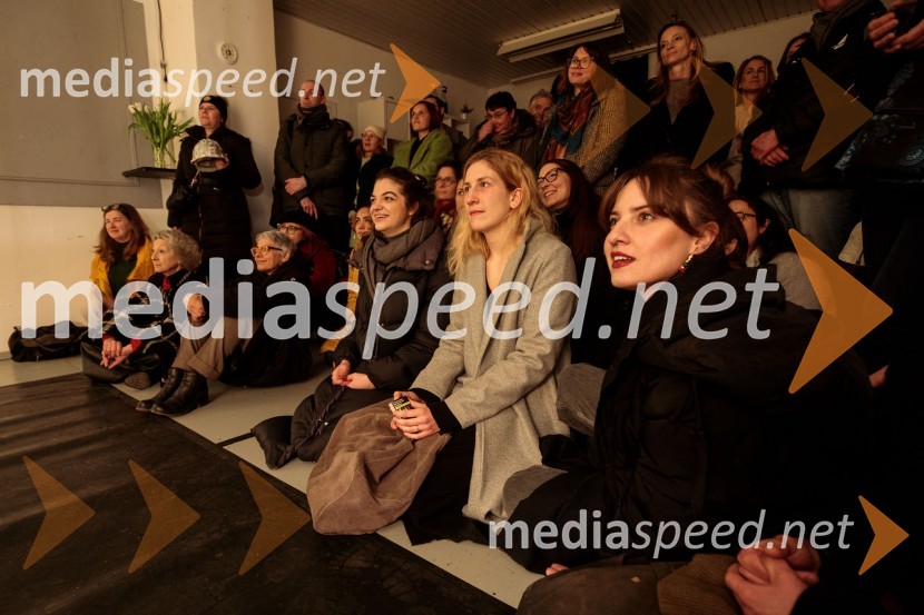  Diana  Kolenc, igralka;  Ivana Percan Kodarin, igralka;  Mojca Madon, režiserkaSpolna vzgoja II: IGRE, premiera, Nova Pošta, SMG Ljubljana