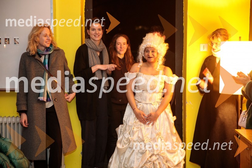  Barbara  Kapelj Osredkar;  Tjaša Črnigoj, režiserka;  Lina Akif, igralkaSpolna vzgoja II: IGRE, premiera, Nova Pošta, SMG Ljubljana