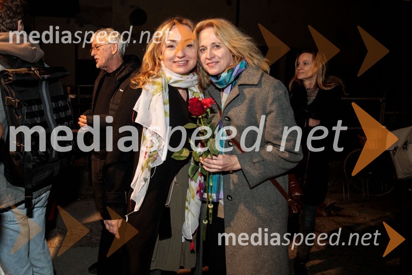  Tina Dobnik, producentka MASKA;  Barbara  Kapelj OsredkarSpolna vzgoja II: IGRE, premiera, Nova Pošta, SMG Ljubljana