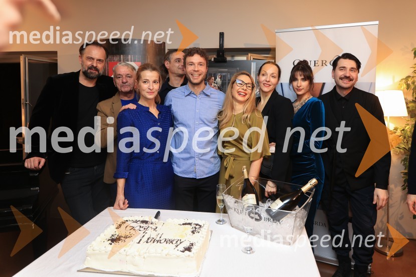  Uroš Fürst, igralec;  Vojko Zidar, igralec;  Maša Derganc, igralka;  Gorazd  Logar, igralec;  Peter Petkovšek, režiser;  Saša  Mihelčič, igralka;  Iva Babić, igralka;  Saša Pavlin Stošić, igralka;  Saša Tabaković, igralec, nekdanji poslanec SMCGospa Dalloway, premiera, SNG Drama Ljubljana