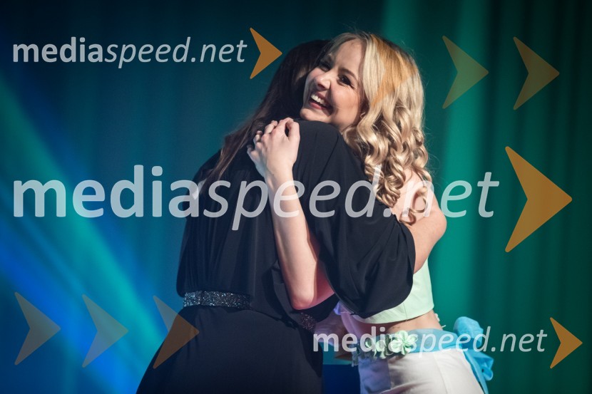  Mojca Šimnic Šolinc, direktorica Tosama;  Nina Kokot, finalistka, Miss Slovenije 2023Miss Slovenije 2023, polfinalni izbor