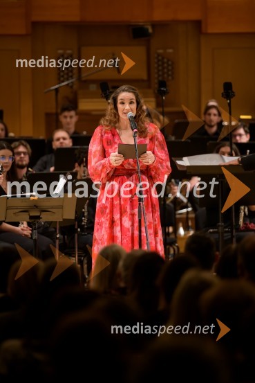  Ana Dežman, pevkaElda Viler z orkestrom Ave in gosti, koncert ob 60. letnici delovanja