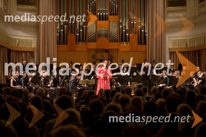  Ana Dežman, pevkaElda Viler z orkestrom Ave in gosti, koncert ob 60. letnici delovanja