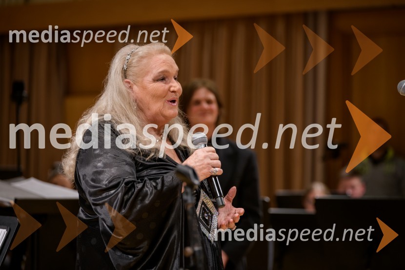  Elda Viler, pevkaElda Viler z orkestrom Ave in gosti, koncert ob 60. letnici delovanja