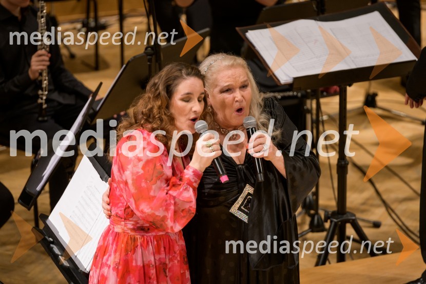  Ana Dežman, pevka;  Elda Viler, pevkaElda Viler z orkestrom Ave in gosti, koncert ob 60. letnici delovanja