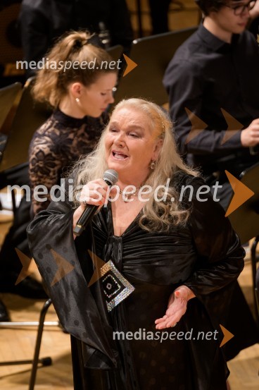  Elda Viler, pevkaElda Viler z orkestrom Ave in gosti, koncert ob 60. letnici delovanja