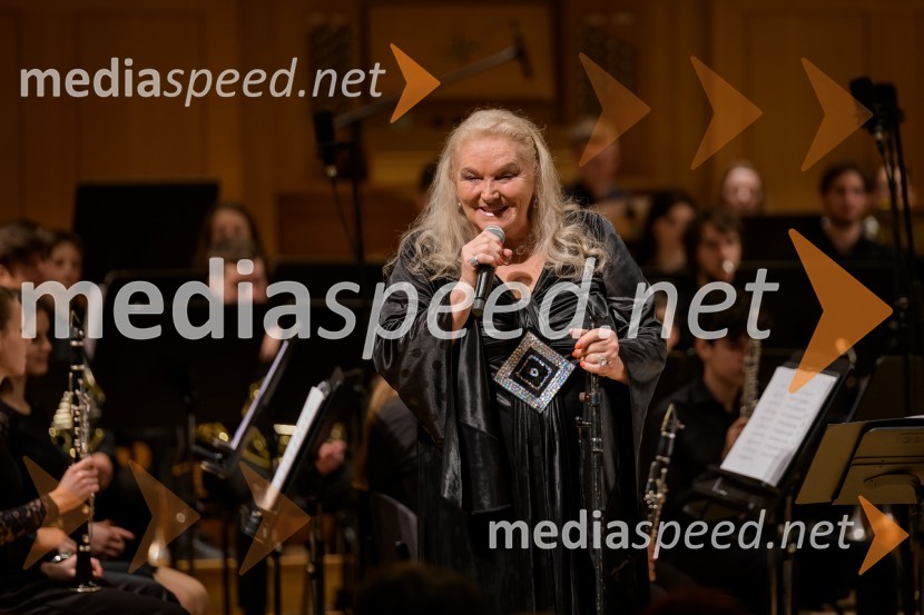  Elda Viler, pevkaElda Viler z orkestrom Ave in gosti, koncert ob 60. letnici delovanja