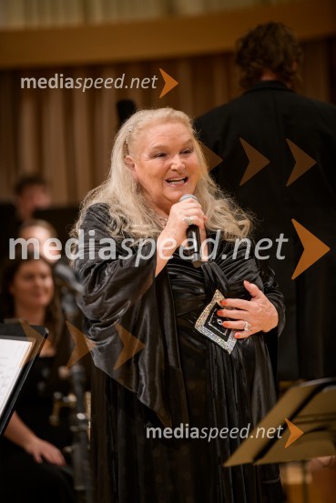  Elda Viler, pevkaElda Viler z orkestrom Ave in gosti, koncert ob 60. letnici delovanja