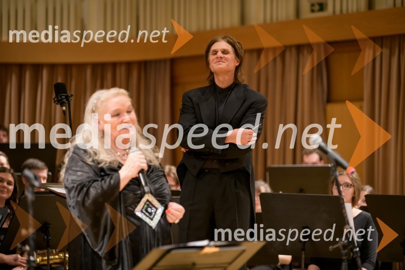  Elda Viler, pevka;  Miro Saje, dirigentElda Viler z orkestrom Ave in gosti, koncert ob 60. letnici delovanja